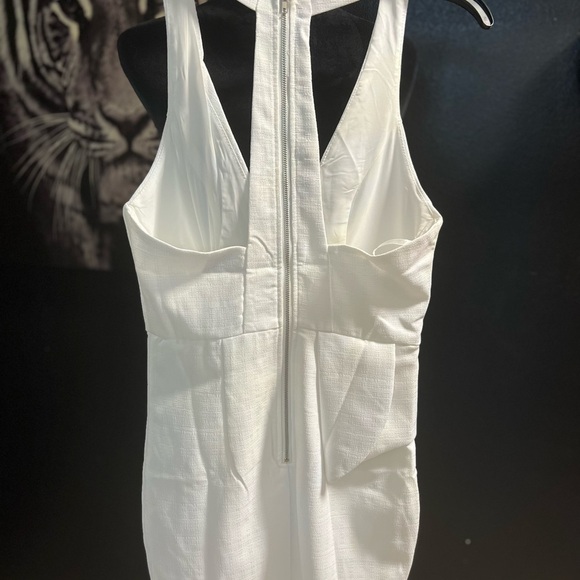 🤍🤍EUC-CLASSY ANGEL BIBA WHITE HALTER DRESS. ZIPS UP BACK. SZ 8🤍🤍 - Picture 8 of 8
